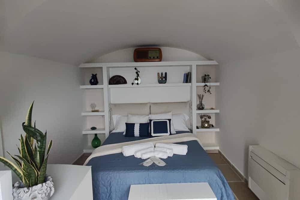 Foto 3 von 18: Romantic room facing the sea, relaxation is well-being on the Amalfi Coast.