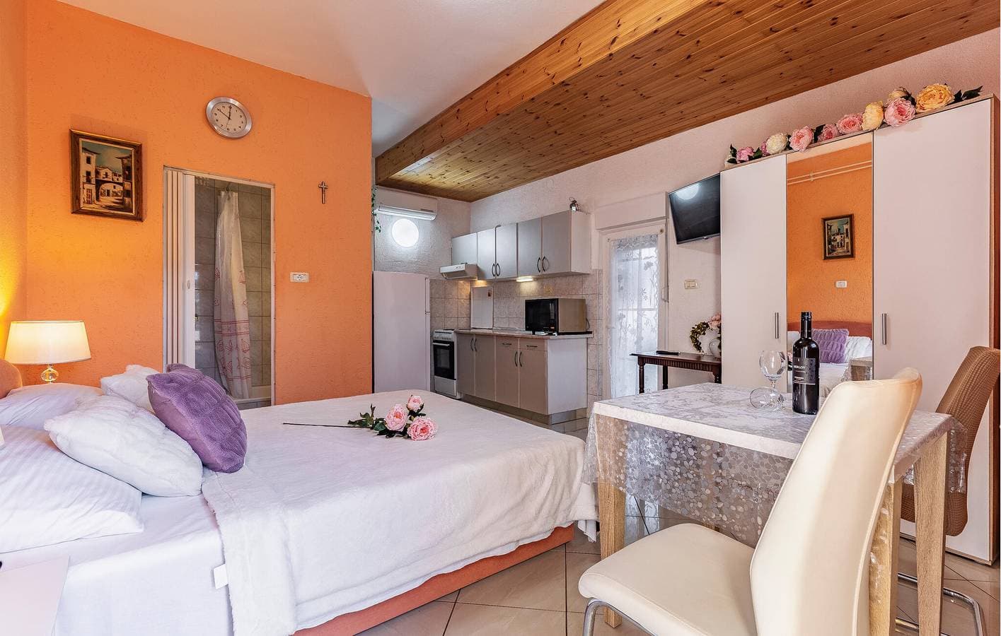 Foto 10 von 33: Gemütliche Ferienwohnung mit Terrasse, WLAN und 1 km Entfernung zum Strand Bijeca