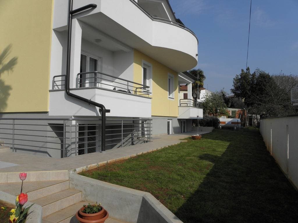 Foto 3 von 23: Ferienwohnung in Zambratija mit Balkon, Klimaanlage, W-Lan (158-1)