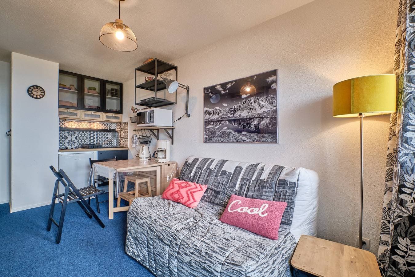 Foto 10 von 21: Ferienwohnung 'Studio Gaelle' mit Bergblick, Gemeinschaftspool und Gemeinschaftsgarten