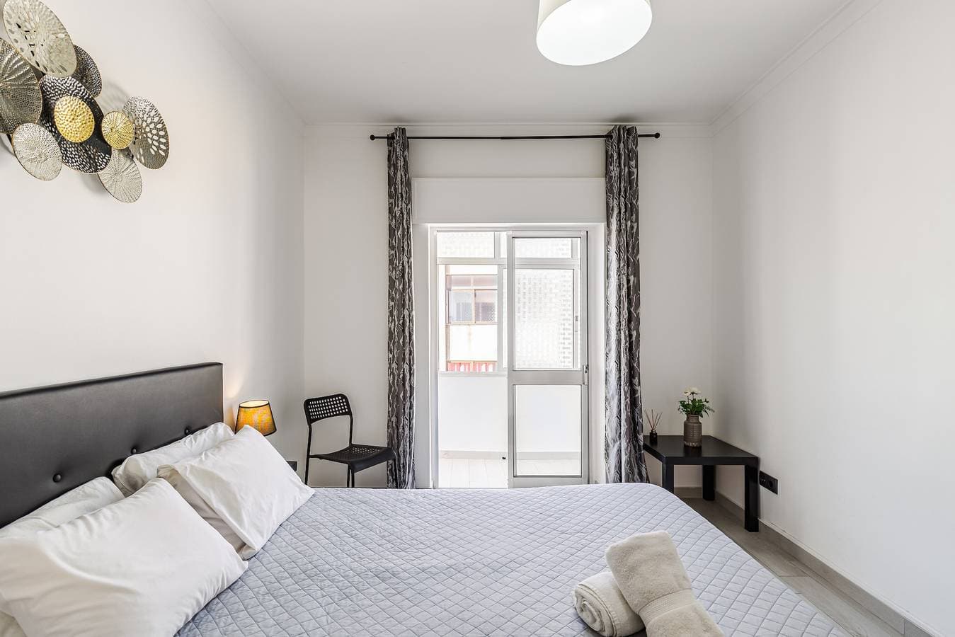 Foto 12 von 19: Ferienwohnung "Sleeptubal Moderne Unterkunft" mit Balkon & WLAN