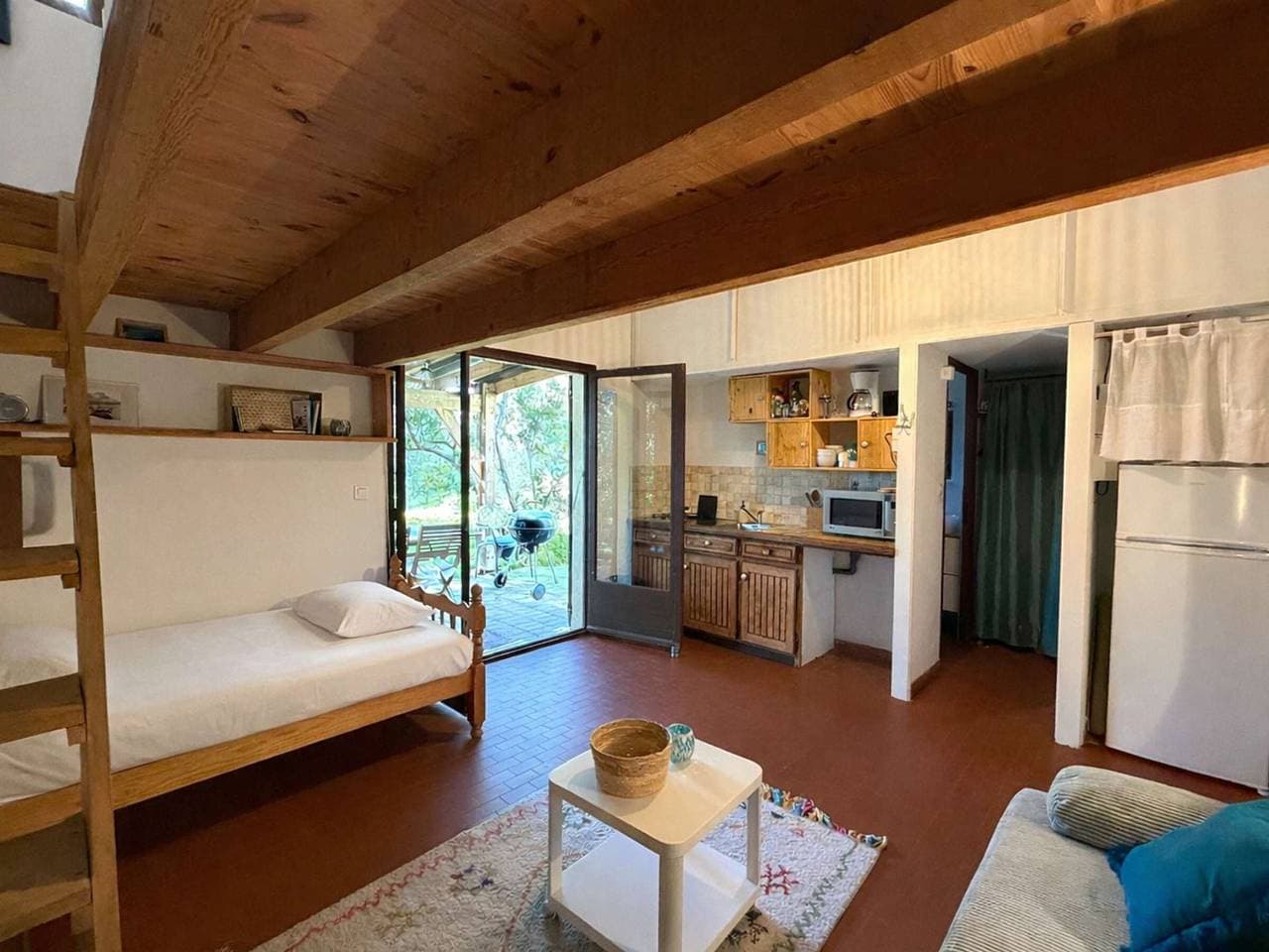 Foto 10 von 13: Mini-Villa in Porto-Vecchio, nahe Strand, Terrasse, privater Parkplatz
