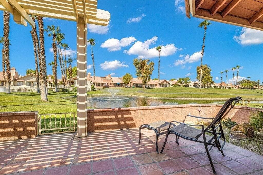Foto 9 von 15: Beautiful condo at the Oasis Palm Desert. Golf and community pool