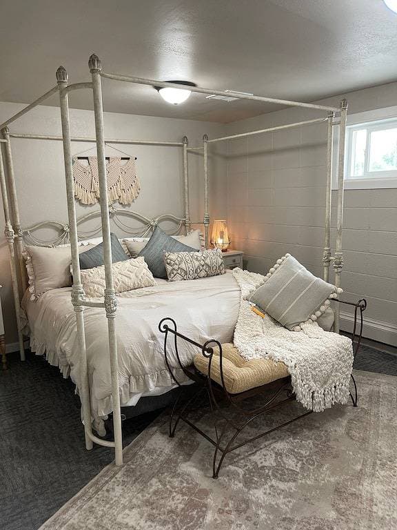 Foto 3 von 8: \"Charming downtown retreat!