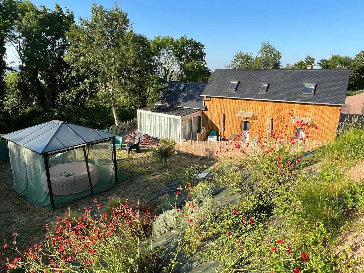 Foto 3 von 27: Three-Bedroom House