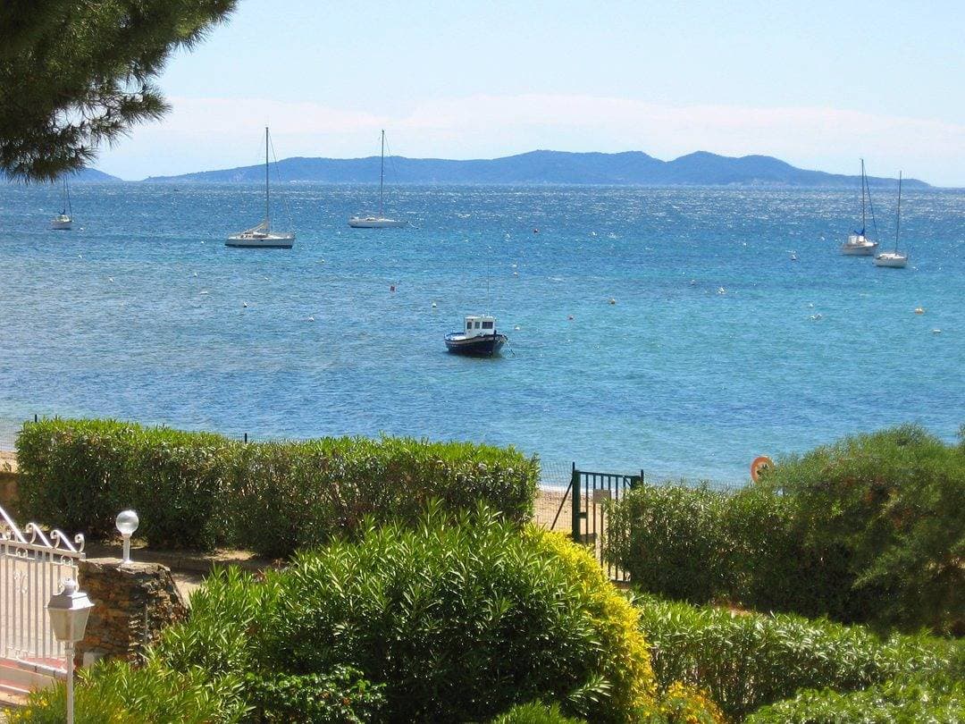 Foto 13 von 26: (4) Apartment mit Beheiztem Pool und Blick Aufs Meer zu 10 meter vom Strand
