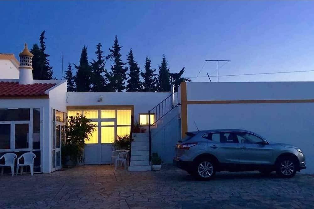 Foto 12 von 30: Flower Country House Near the Sea