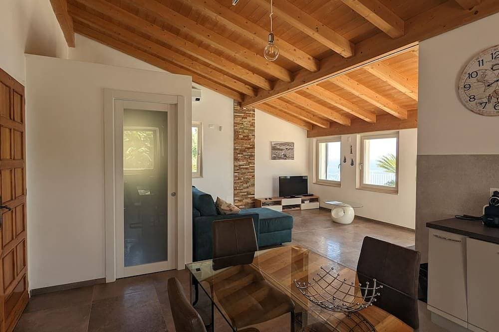 Foto 7 von 30: Villa with Pool and Jacuzzi on Sea View Terrace