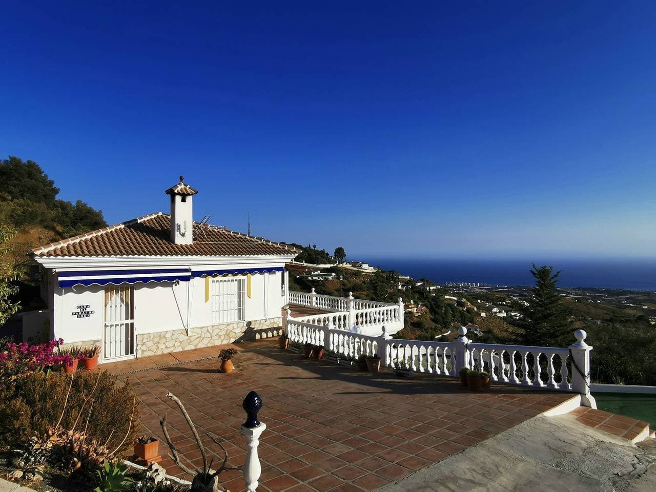 Casa Ariola 1