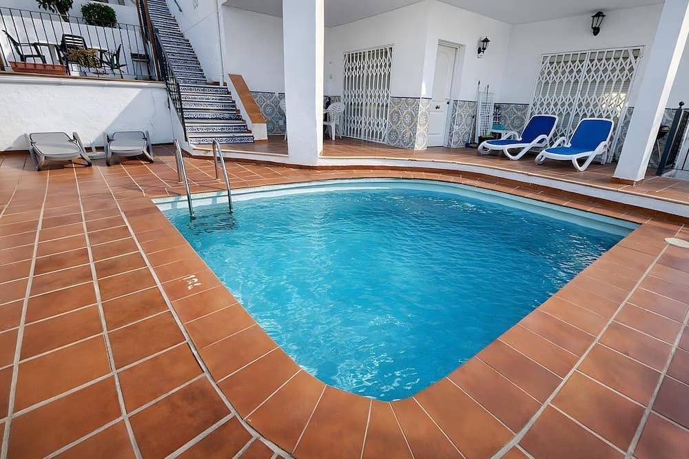Apartment mit privatem Pool nahe dem Burriana-Strand 1