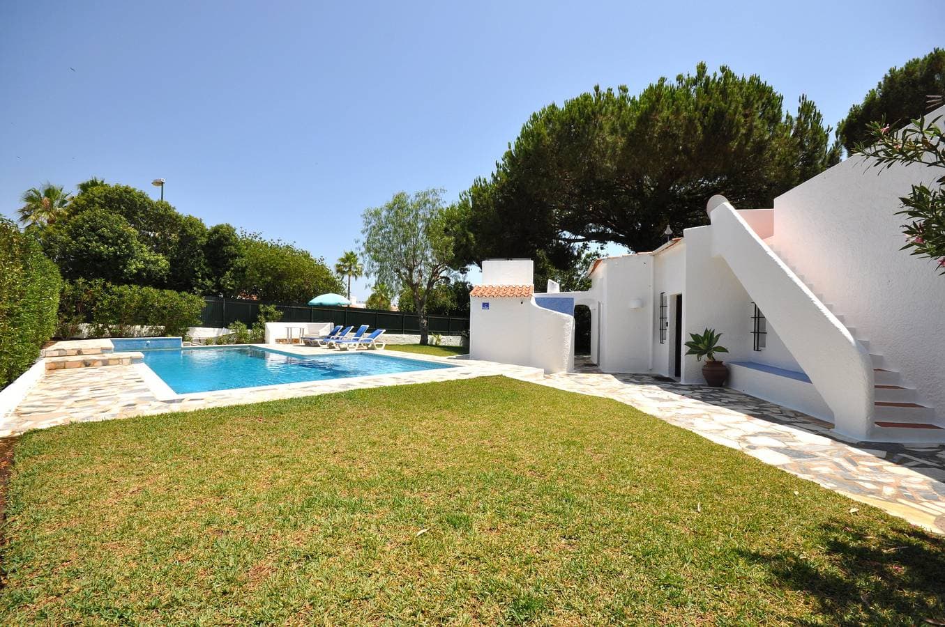 Foto 7 von 25: Herrliche einstöckige Villa, privater Pool, kostenlose Klimaanlage und WLAN