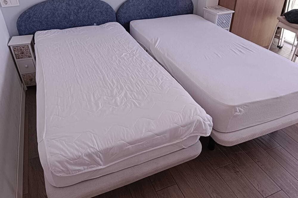 Foto 11 von 30: 6 P, 2 Schlafzimmer, 2 Bäder, Free WIFI, Schwimmbad, Parkplatz, herrliche Aussicht, Ponien