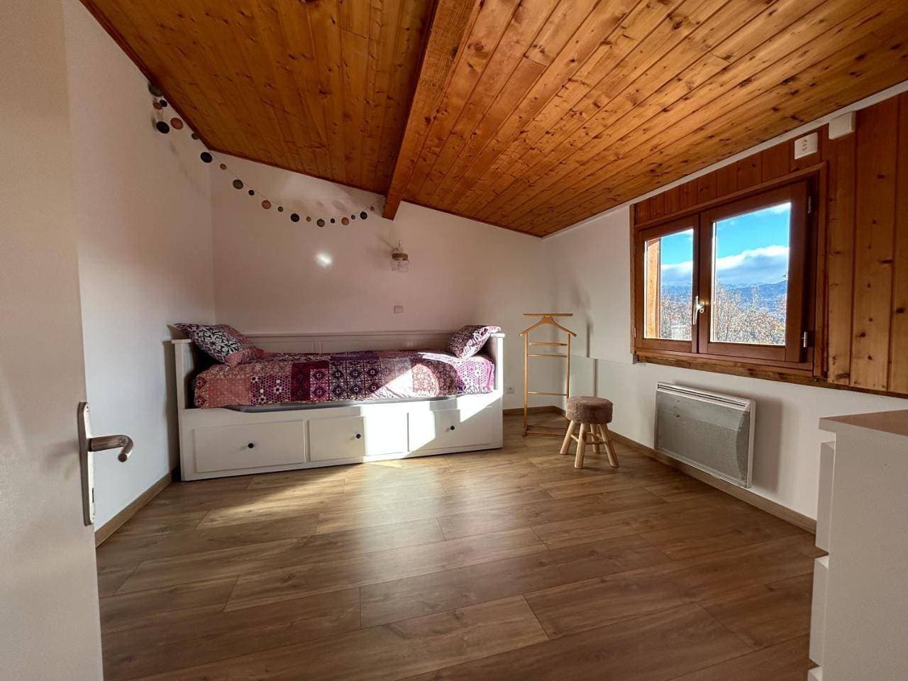 Foto 10 von 14: Three-Bedroom House