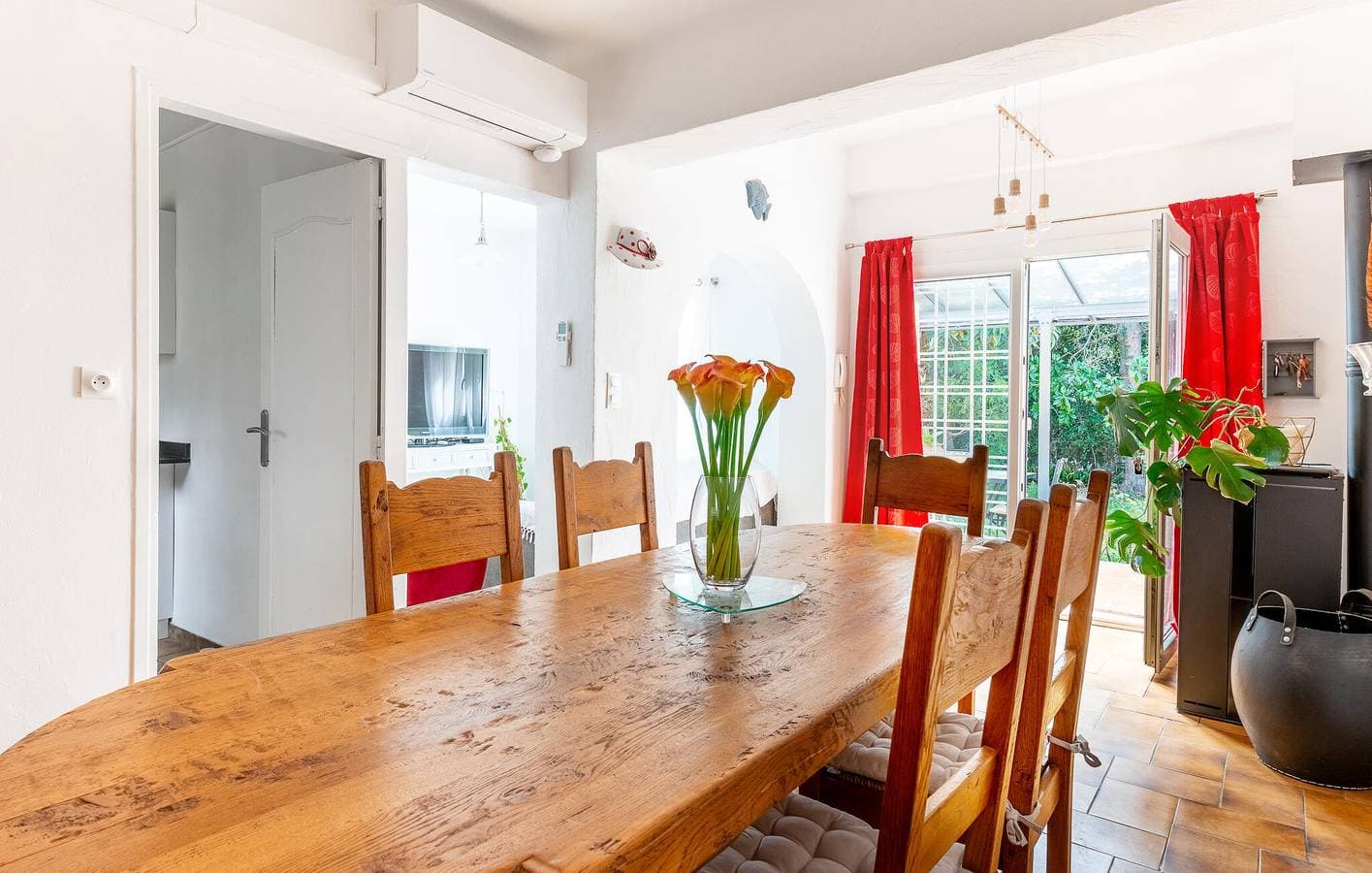 Foto 6 von 23: Schicke Ferienwohnung mit Pool & WiFi bei Saint-Chamas