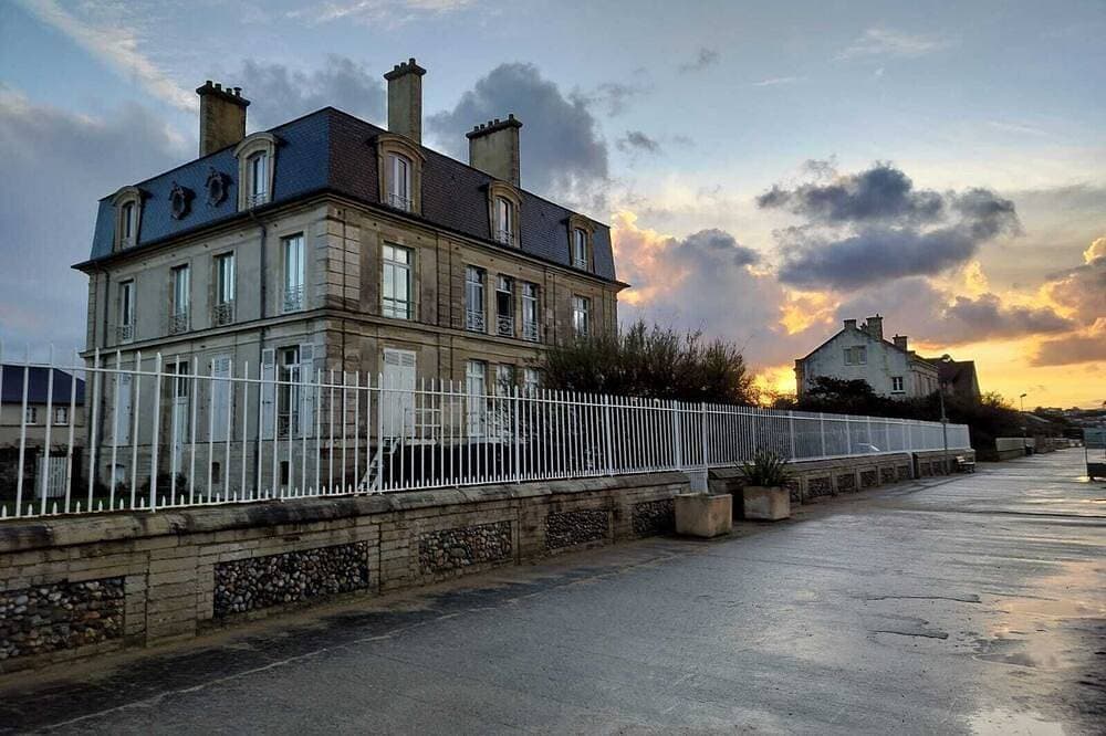 Foto 9 von 30: Breathtaking sea views, D-Day beaches at your feet, relaxation guaranteed!