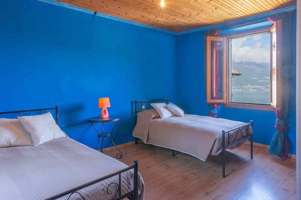 Foto 7 von 30: Schönes alleinstehendes Ferienhaus mit  W-Lan, privatem Pool, TV, Terrasse und Haustiere erlaubt