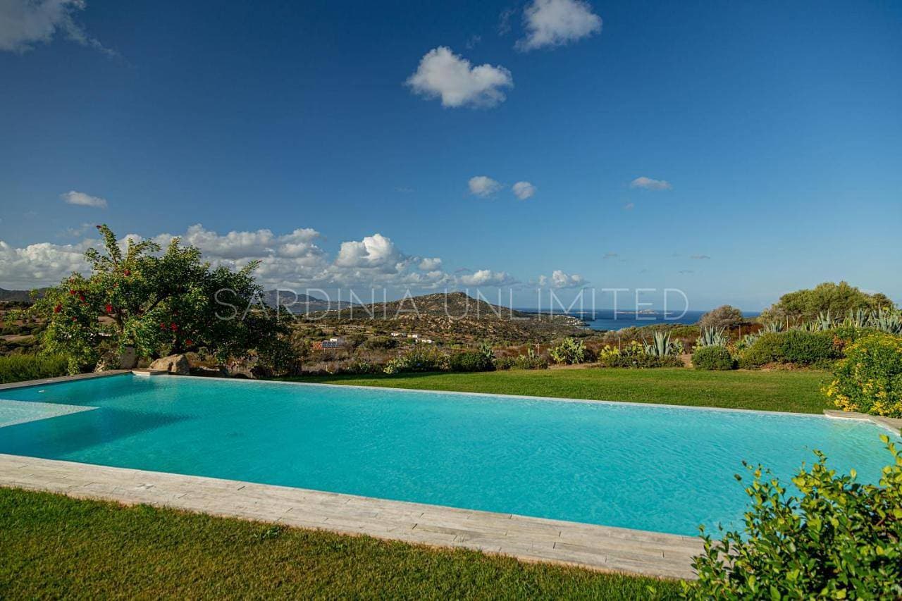 Foto 4 von 32: Villa