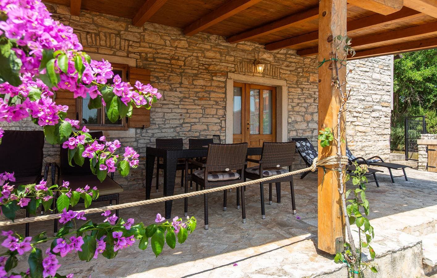 Foto 9 von 27: Gemütliche Ferienwohnung mit Terrasse, WLAN und Parkplatz in der Nähe von Montrin und Plovanija