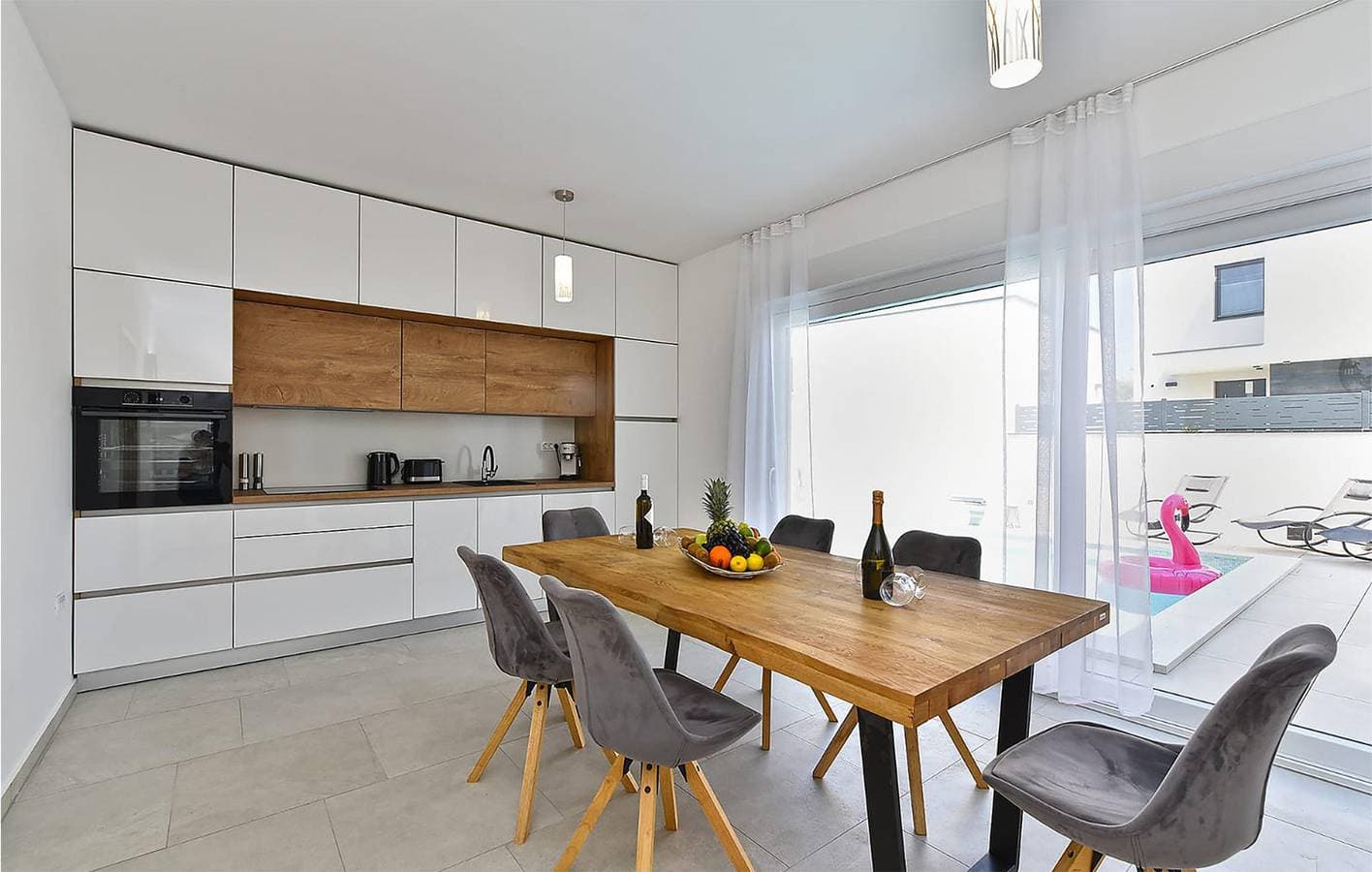 Foto 5 von 28: Gemütliche 140 m² große Ferienwohnung mit Pool in der Nähe des Strandes von Fažana
