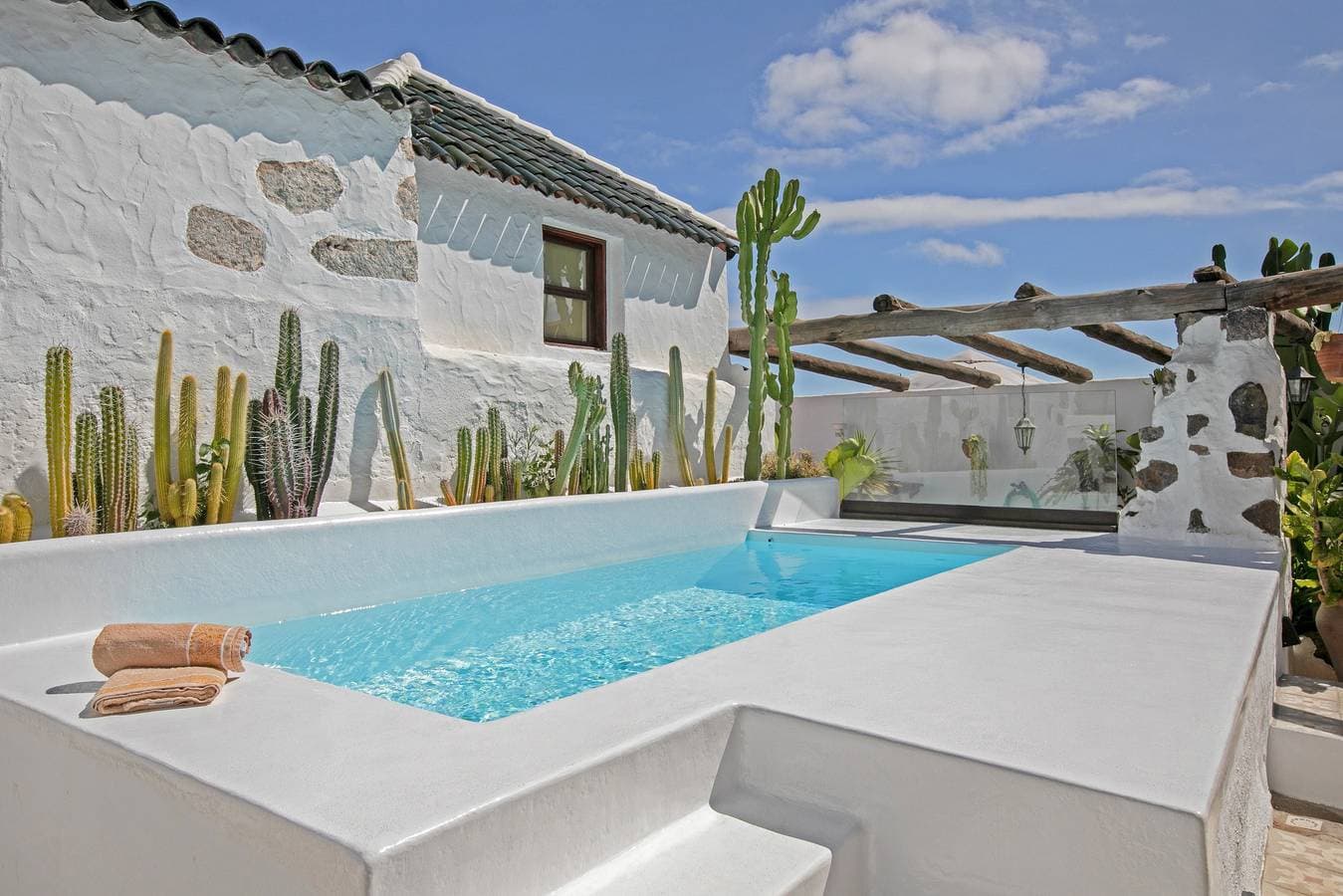 Foto 2 von 33: Ferienhaus „Casa Pedro“ mit Terrassen, Meerblick und Holzofen