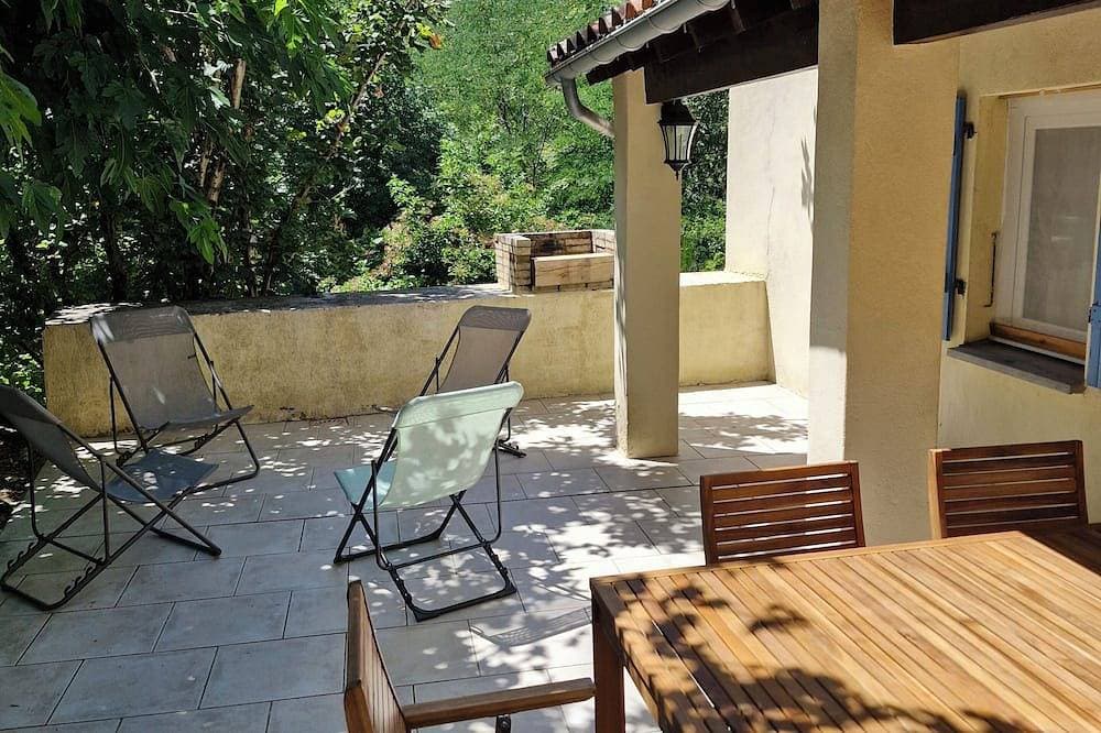 Stone house in southern Ardèche. Calm and cool in summer! Pets allowed 1