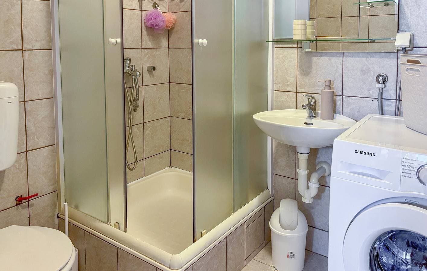 Foto 5 von 20: Gemütliche Ferienwohnung mit Terrasse, Klimaanlage und WLAN, 1,5 km vom Strand entfernt