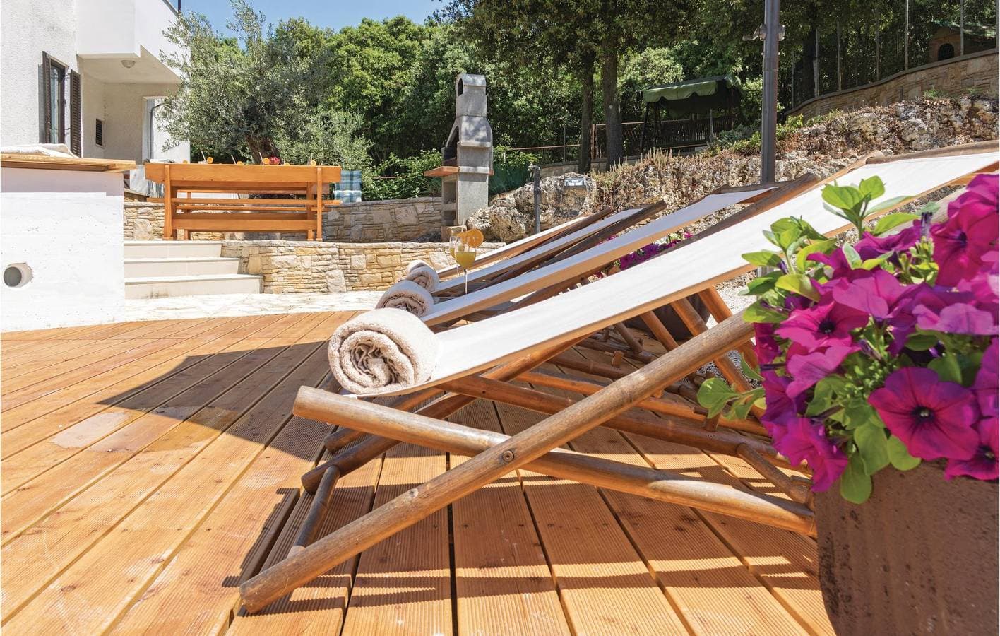 Foto 6 von 29: Reizende 1-Zimmer-Wohnung mit Pool, Terrasse und WLAN in der Nähe des Strandes von Havajka