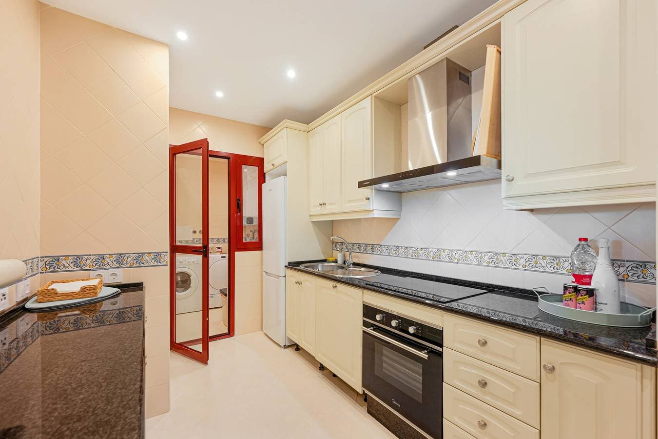 Foto 8 von 30: Apartment 'Don Carlos Marbella Beach' mit Gemeinschaftspool, WLAN und Klimaanlage