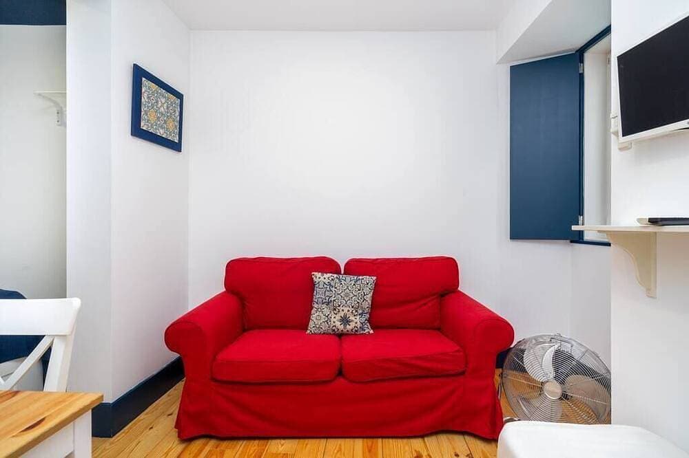 Foto 8 von 13: Charming Studio Steps from Martim Moniz