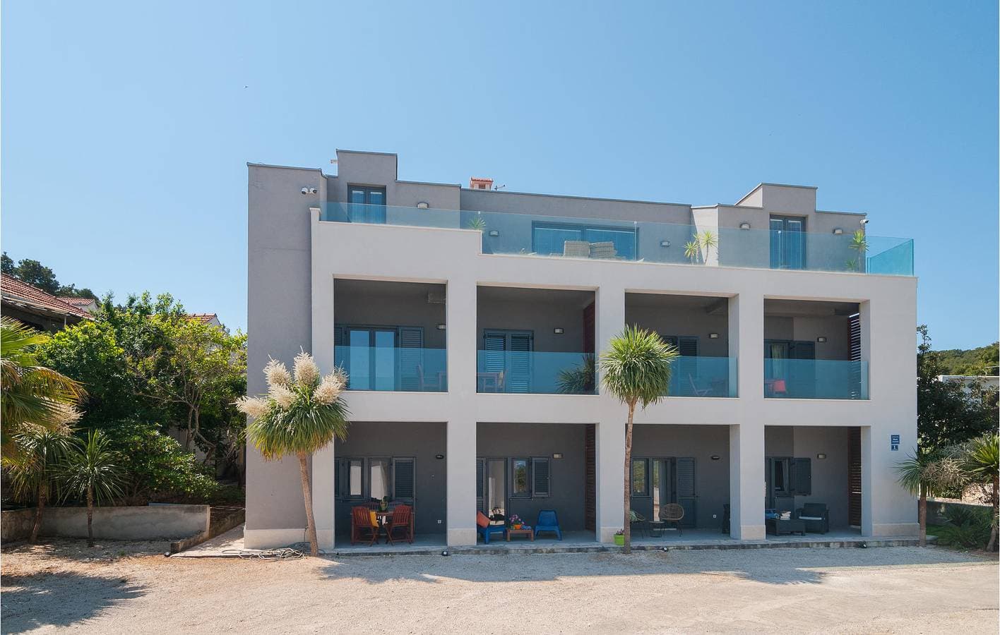 Urlaub am Meer: Gemütliche Ferienwohnung mit Terrasse und WLAN, 400 m vom Strand entfernt 1