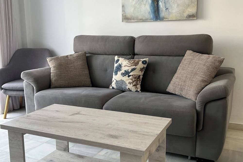 Foto 6 von 17: Cozy apartment near the beach with a private terrace and a shared pool
