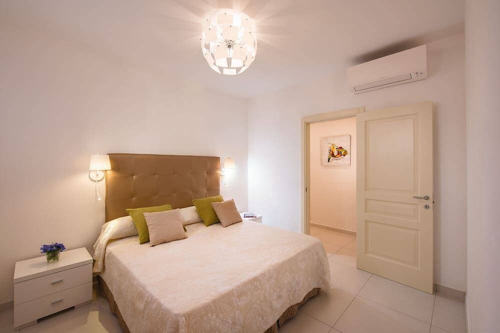 Foto 2 von 15: Stylish Apartment Close to beach - Al Corso 8 by Amalfivacation.It