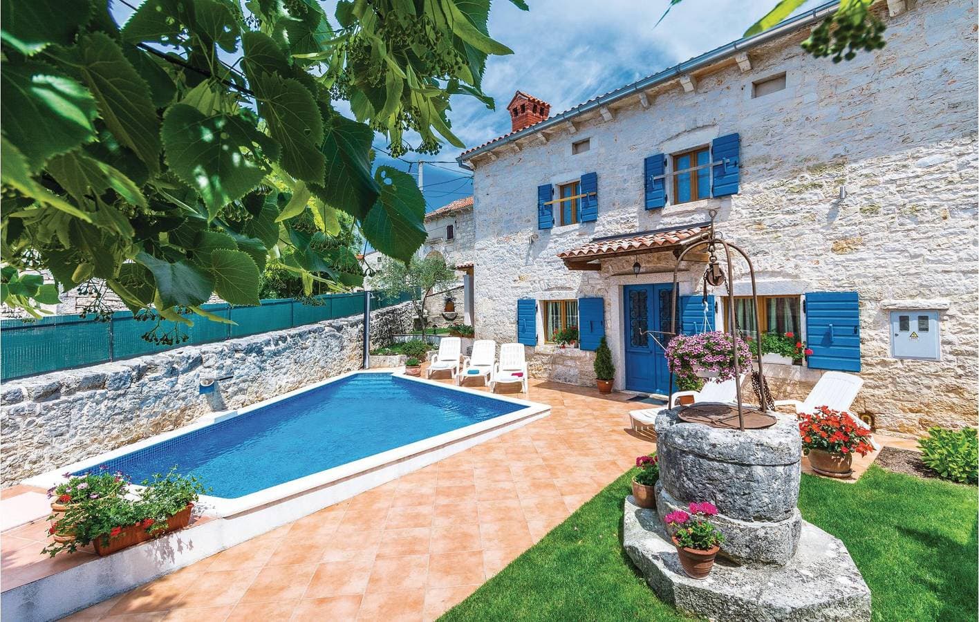 Foto 2 von 37: Gemütliche Ferienwohnung mit Pool, Terrasse und Parkplatz in der Nähe des Stadtzentrums von Butkovići