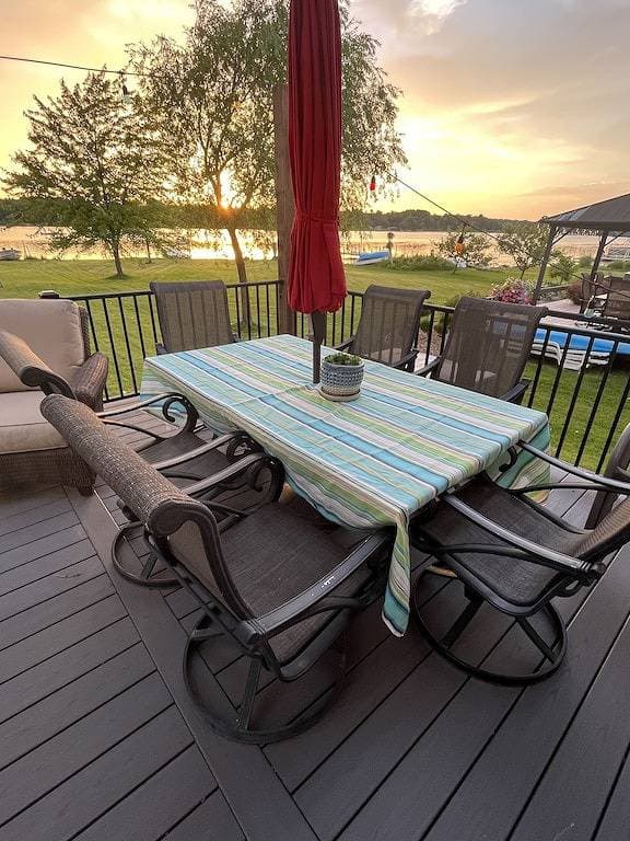 Foto 2 von 28: Beautiful new year round Lake home on Long Lake in Kettle Moraine State forest