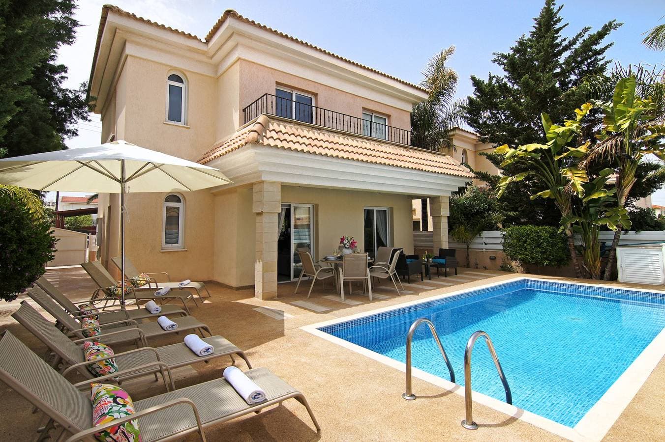 Villa 1