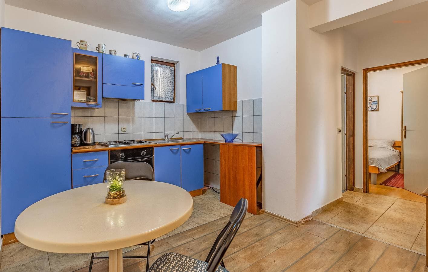 Foto 13 von 24: Gemütliche Ferienwohnung mit Terrasse und Parkplatz, 1 km vom Strand Bijeca entfernt