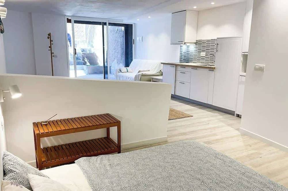 Foto 3 von 17: Jacuzzi Refurbished Loft / Beachfront Retreat