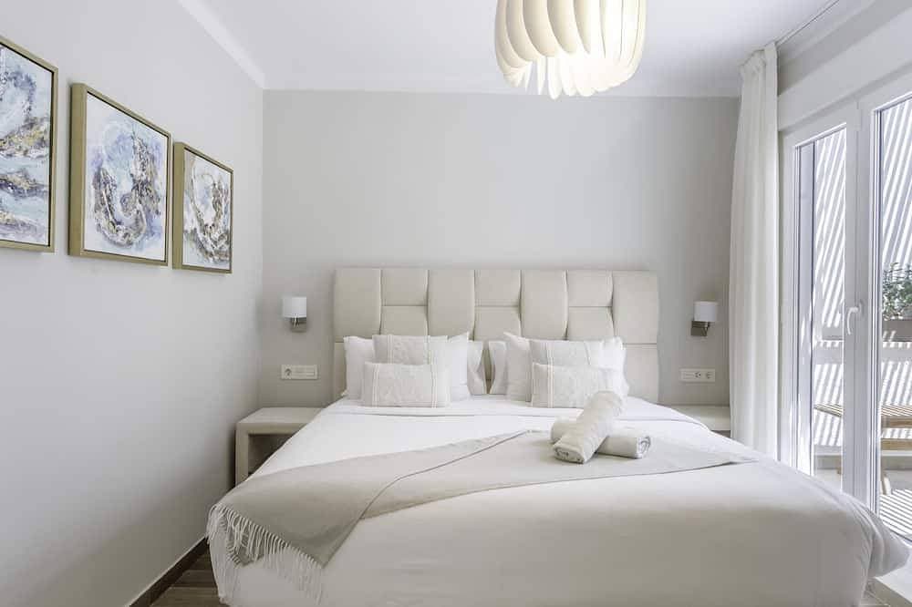 Foto 8 von 30: Sitges Centre Mediterranean House- 5 Bed/4 Bath/Private Pool- Sleeps up to 11