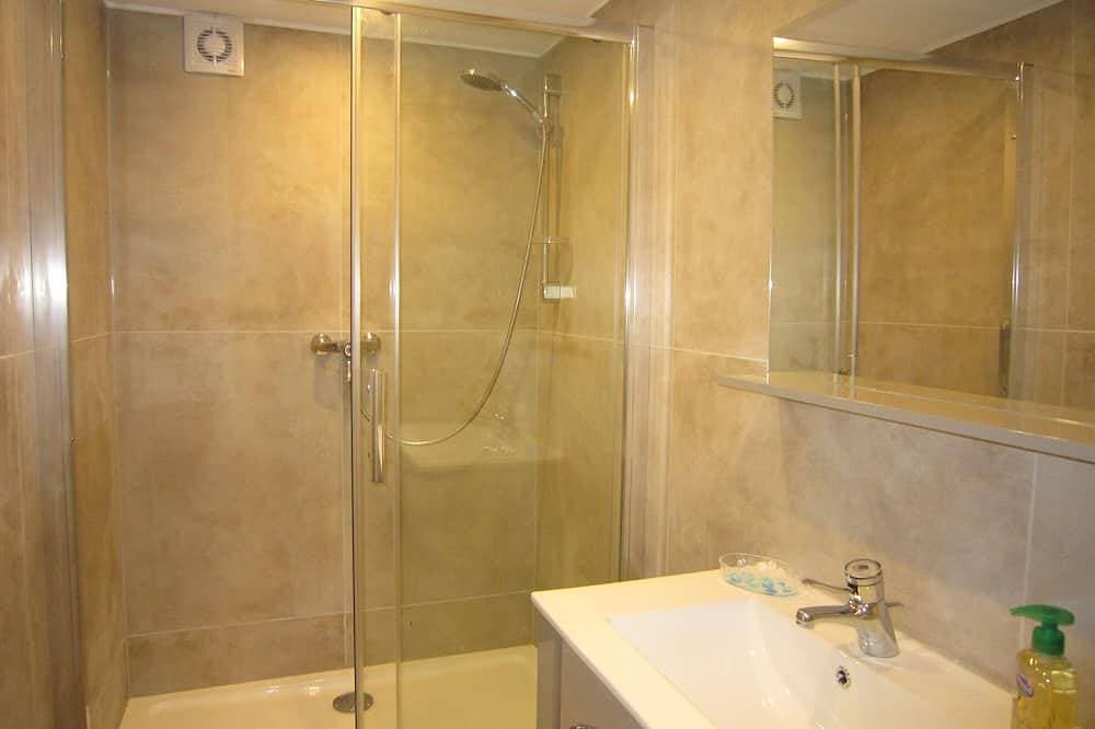 Foto 8 von 26: Luxushaus mit Charakter, großer, ebener Garten, großes Schwimmbad