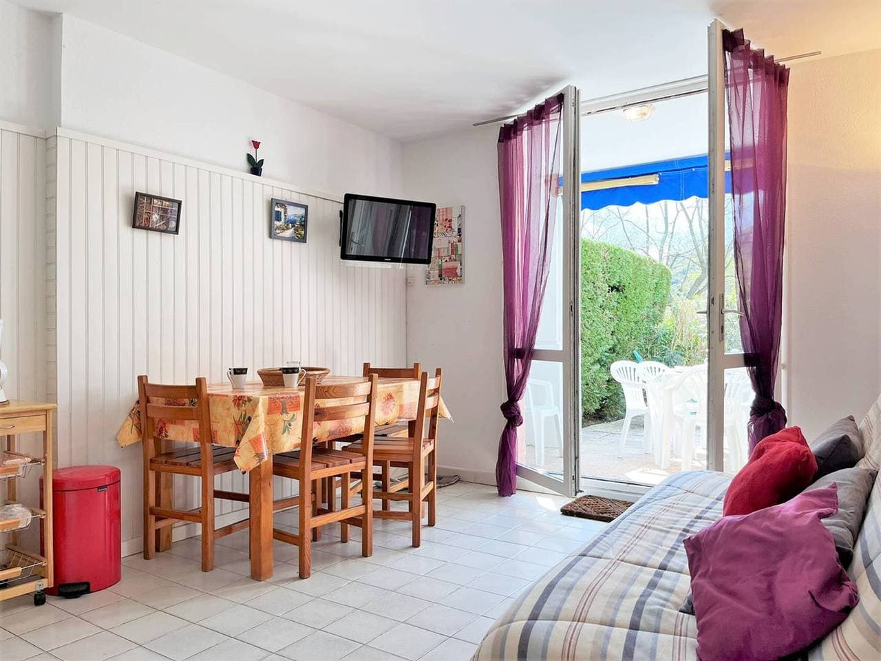 Foto 3 von 14: Gemütliche Erdgeschosswohnung: Terrasse, Strandnähe, 6 Schlafplätze, Parken