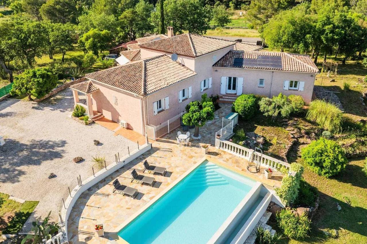 Appartement moderne avec piscine à Le Luc 70m² 1
