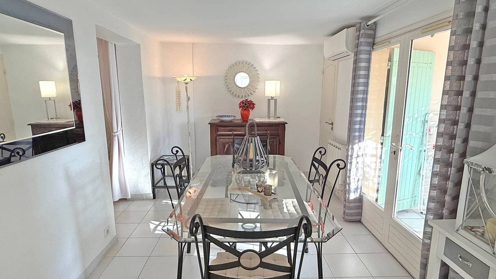 Foto 6 von 15: T2-Wohnung - 2/4 Personen - Meerblick - Klimaanlage - WLAN - Strand zu Fuß - Sainte Maxime