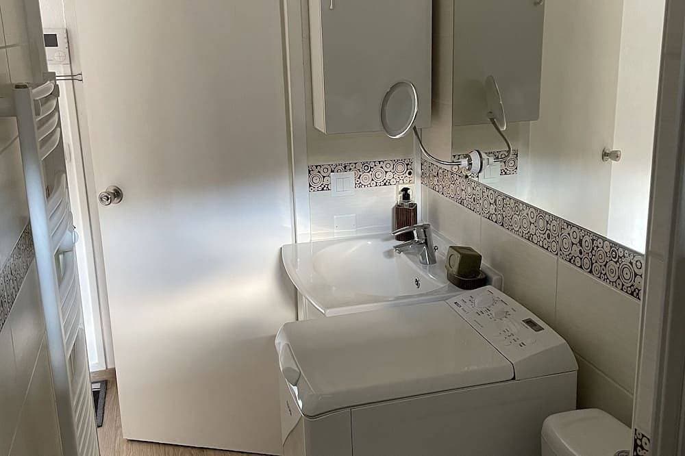 Foto 5 von 30: Studio 21m²- 2* - city center- wifi - balcony - private parking - linen included