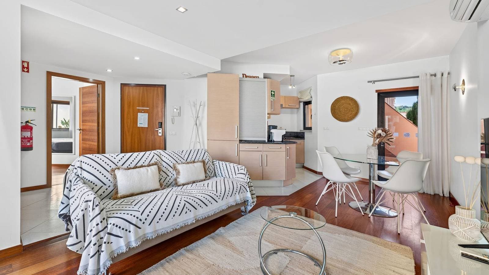 Foto 7 von 30: Ferienwohnung für 4 Personen mit Pool