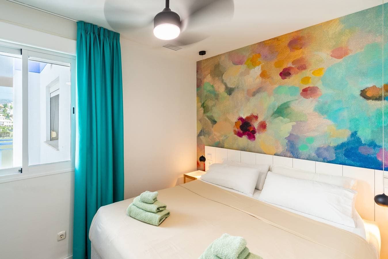 Foto 3 von 45: Ferienwohnung 'Atemberaubendes Penthouse Las Azaleas' mit Gemeinschaftspool, WLAN und Klimaanlage