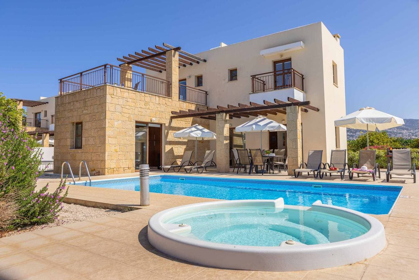 Villa 1