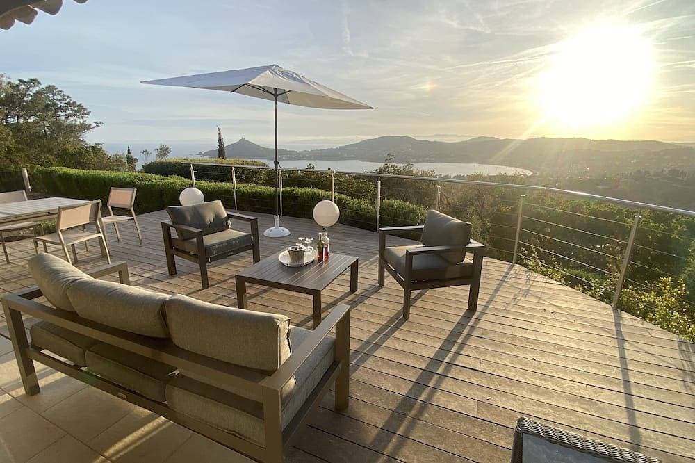 Villa for 10 people - swimming pool - 180° panoramic view - 5 air-conditioned bedrooms 1