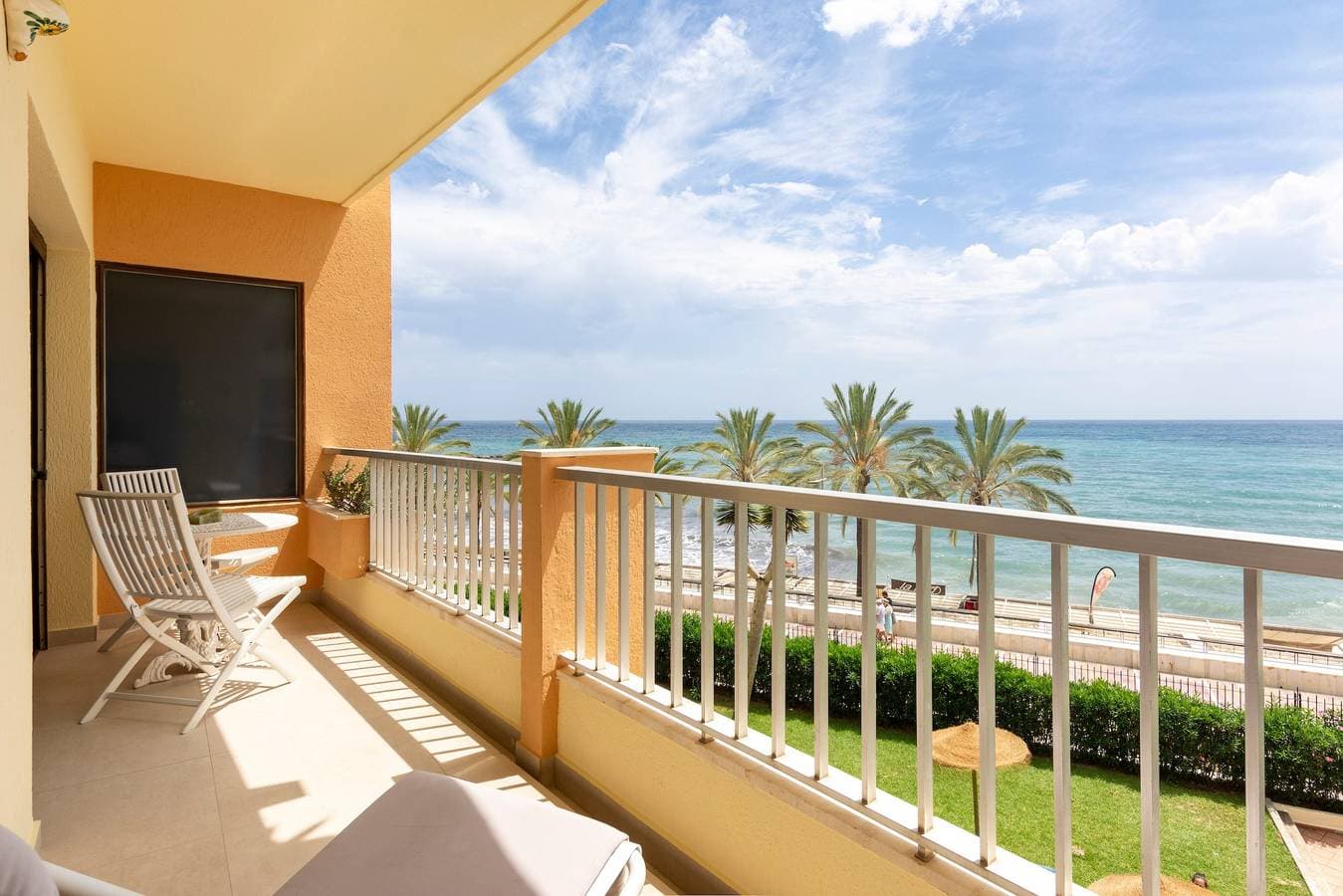 Primera línea de playa Marbella 1