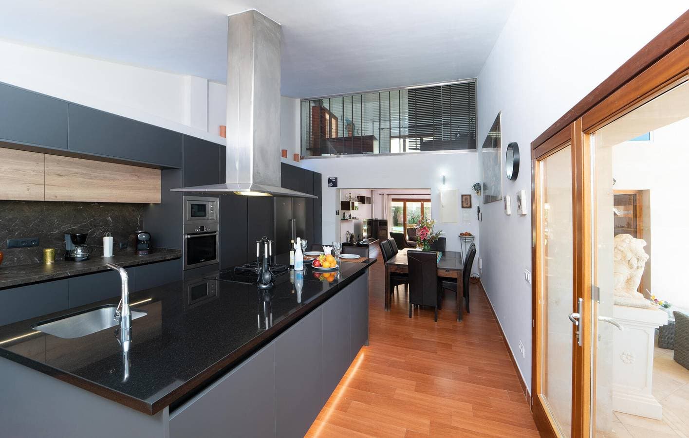Foto 9 von 34: Gemütliche 1-Zimmer-Wohnung mit Pool und Küche in der Nähe von Platja de Sant Joan