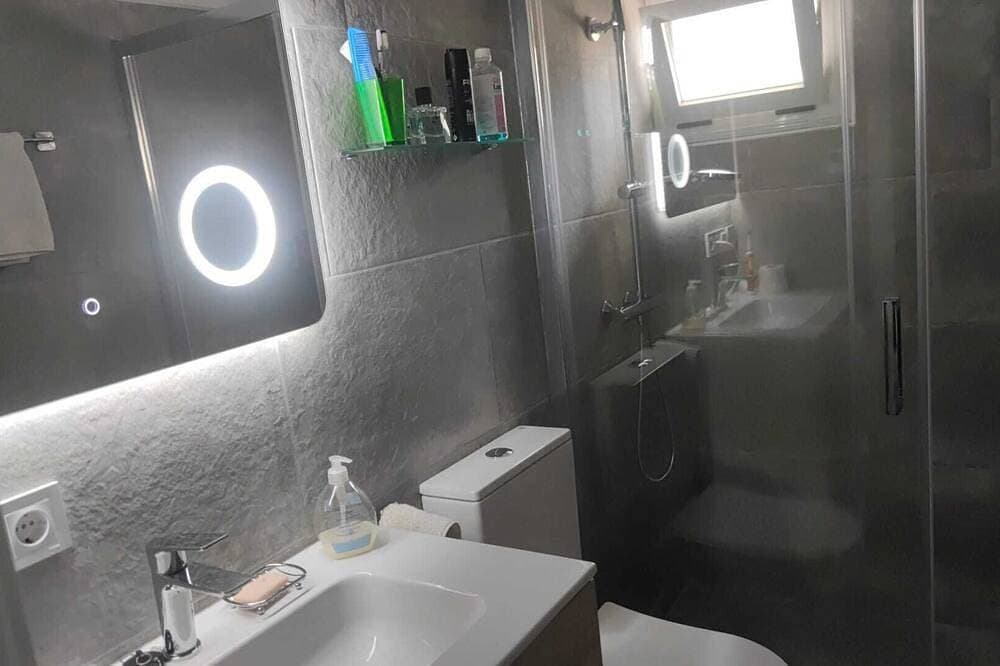 Foto 4 von 30: 25m2 Veranda, 1000m2 Garten, Grill, Parkplatz mit Kameras und WIFI